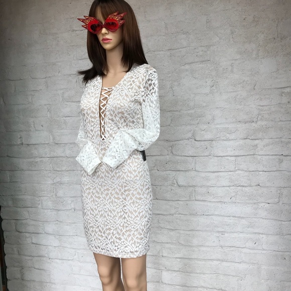 Lovely WYLDR Dress, Ivory with Nude Lining, Lace - Picture 5 of 8